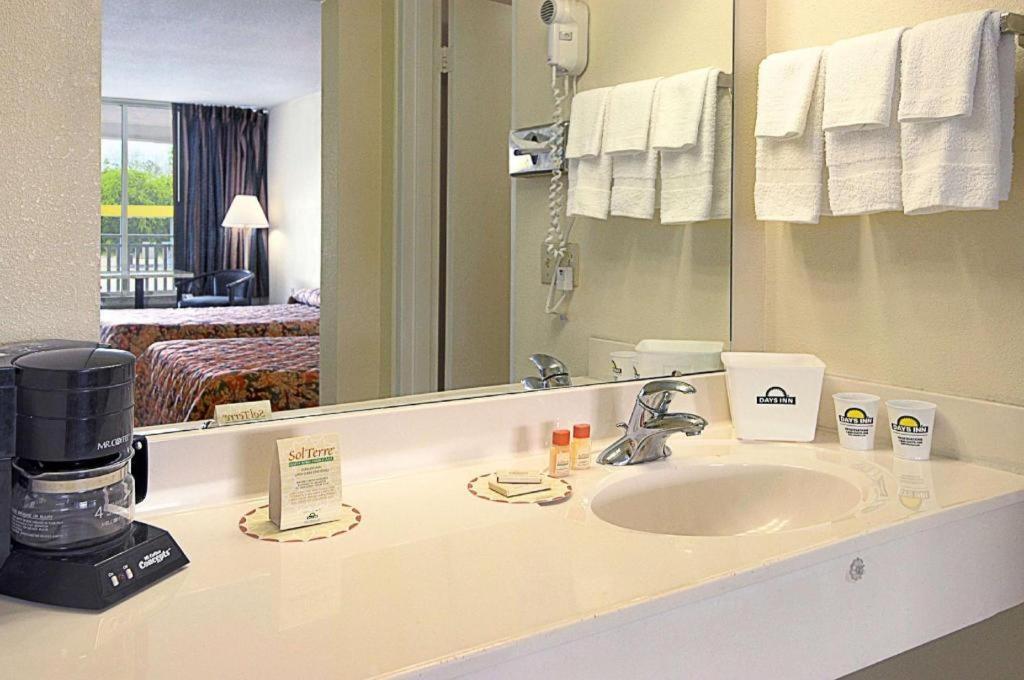 Days Inn By Wyndham Donalsonville Eksteriør billede